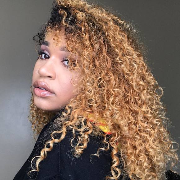 Meet your Posher, Dominika - Picture 1 of 1